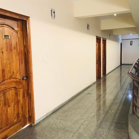 Staymaker Prakash International Gonikoppal Ngoại thất bức ảnh