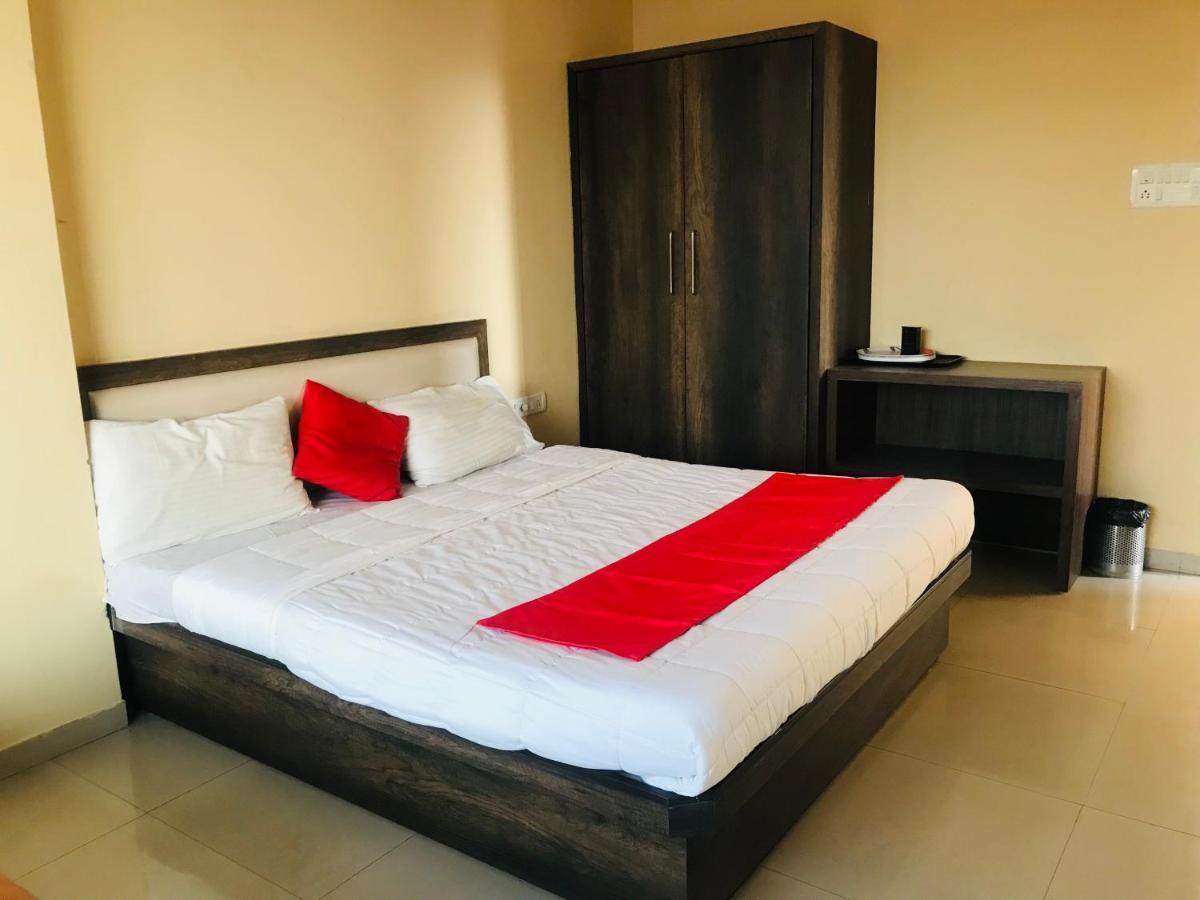 Staymaker Prakash International Gonikoppal Ngoại thất bức ảnh